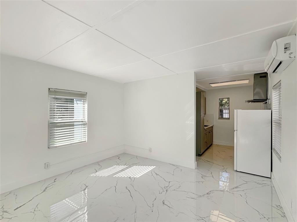 1215 Ne 14th Ave - Photo 7 of 20