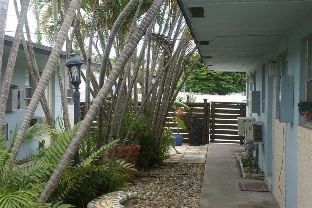 2220 N 19th Ave #7 - Photo 3 of 13