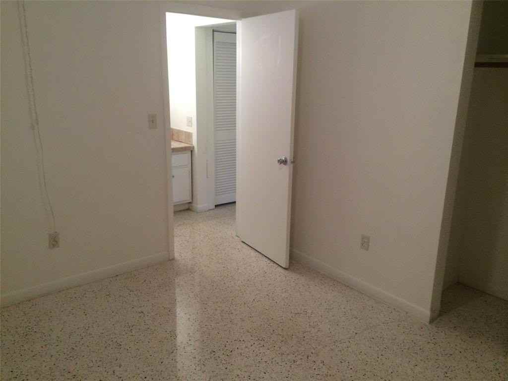 2220 N 19th Ave #7 - Photo 6 of 13