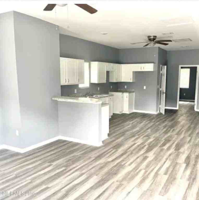 1607 Logan St - Photo 3 of 10