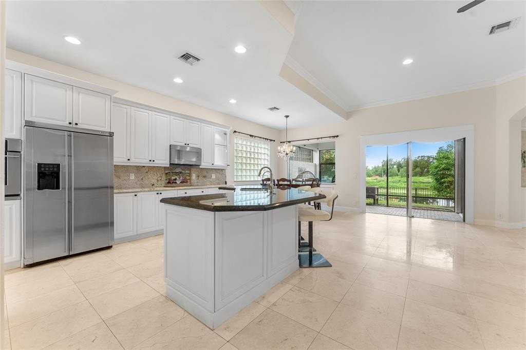 11560 Nw 71st Pl - Photo 6 of 15