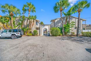 South Tampa Retreat in Gray Gables - Photo 1 of 1