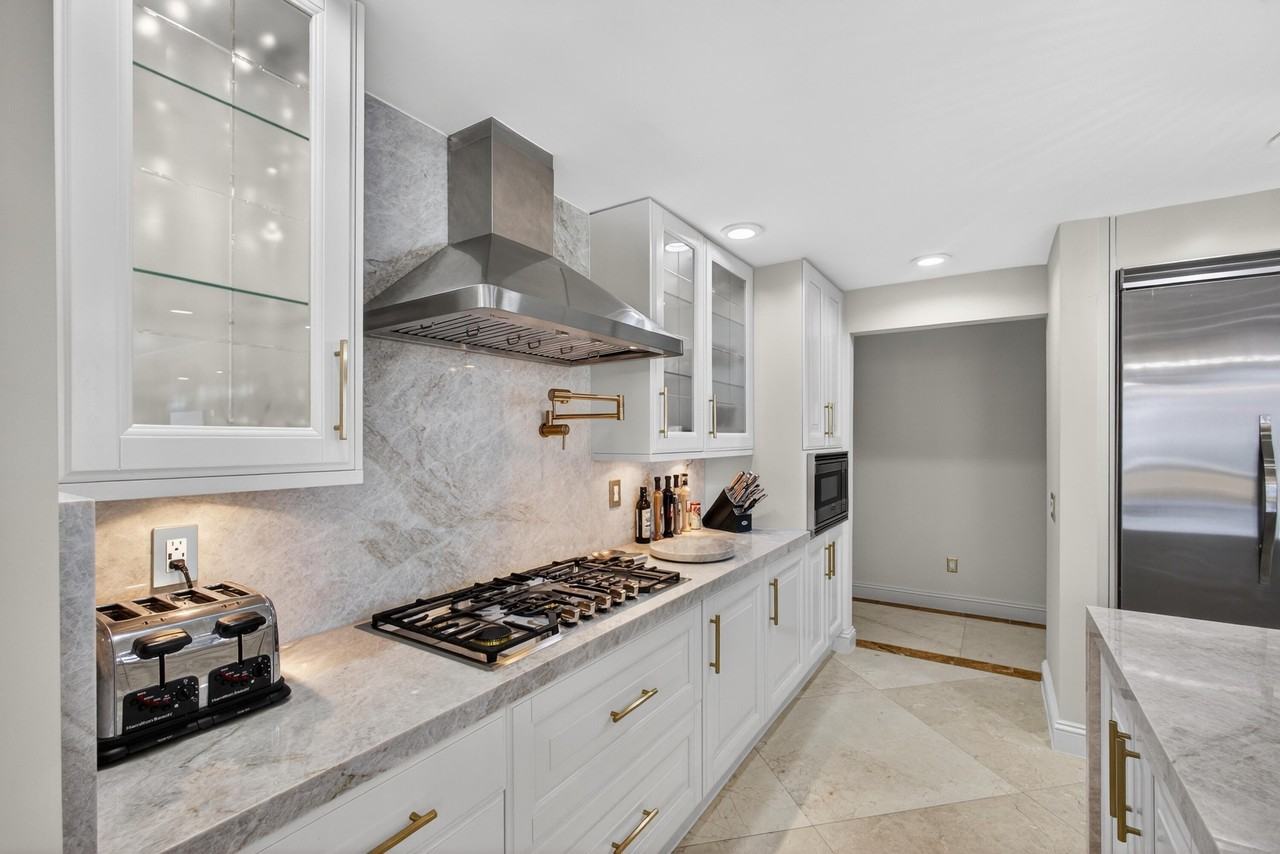 3800 N Ocean Dr #452 - Photo 6 of 50