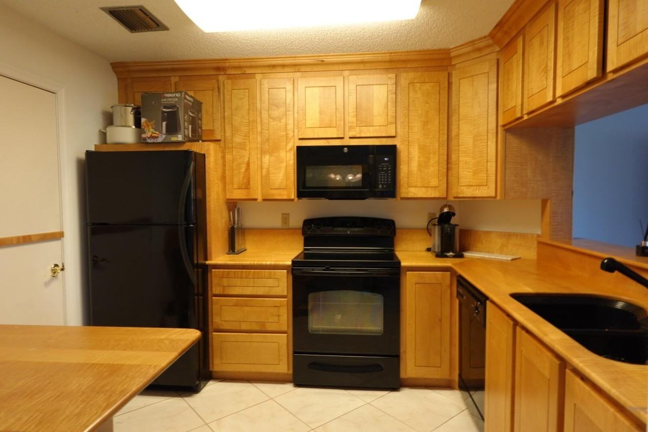 2274 Discovery Circle Circle W - Photo 2 of 8