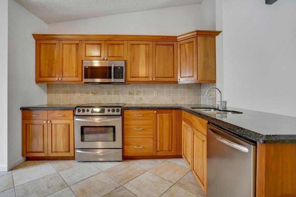 540 Shady Pine Way #B - Photo 4 of 30