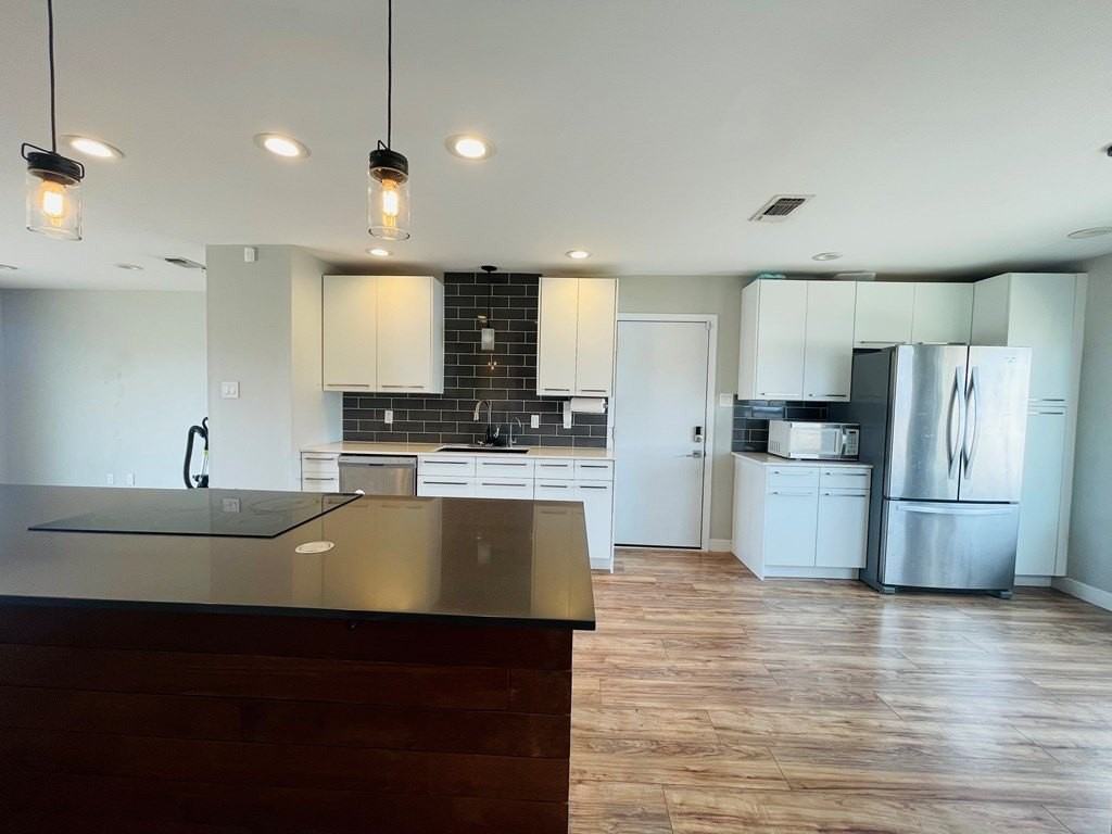 205 Inwood Dr - Photo 3 of 14