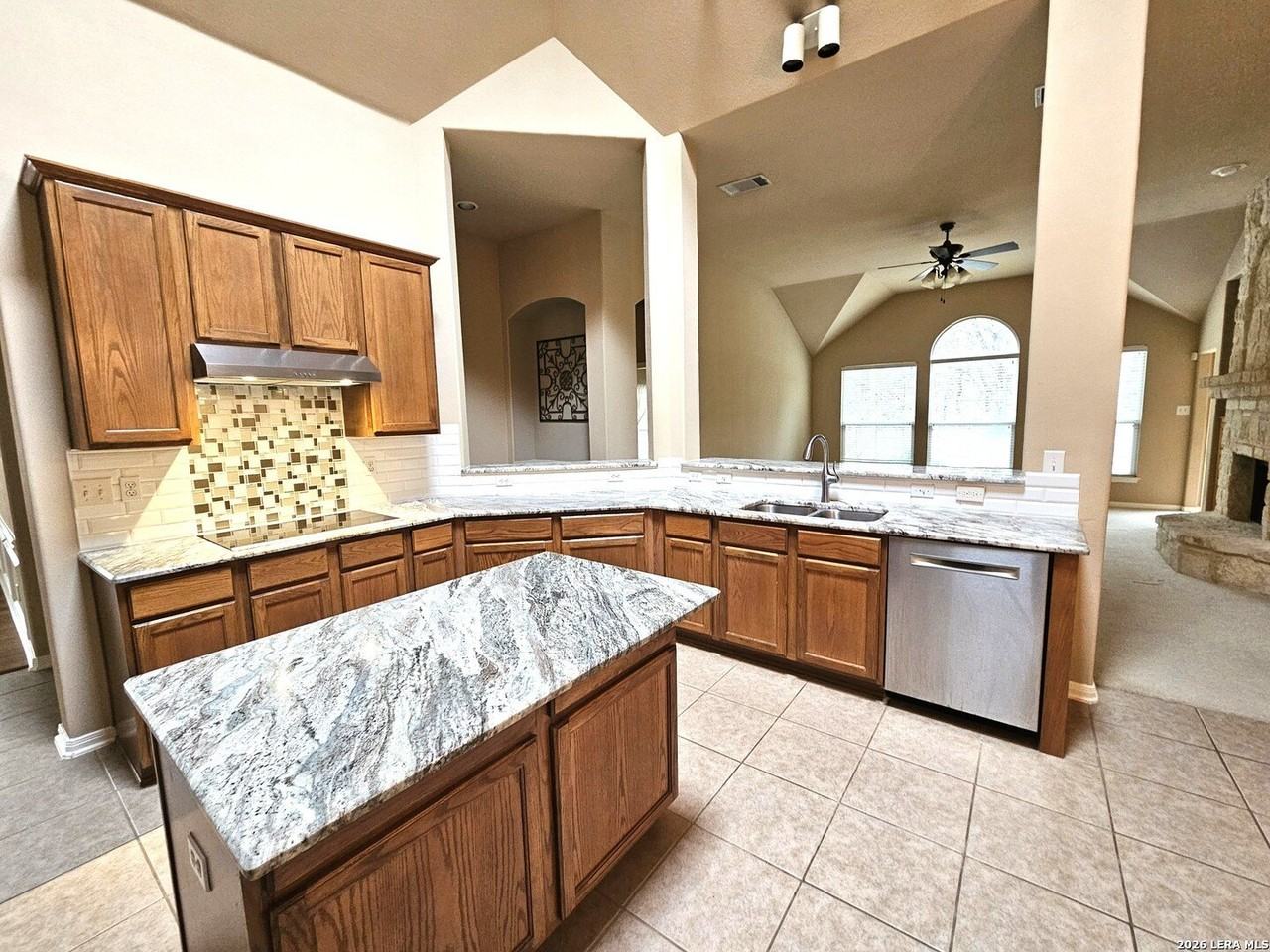 2524 Melville Ln - Photo 3 of 38