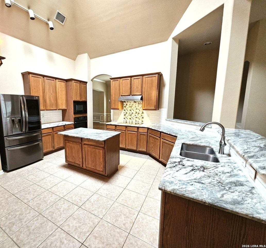 2524 Melville Ln - Photo 4 of 38