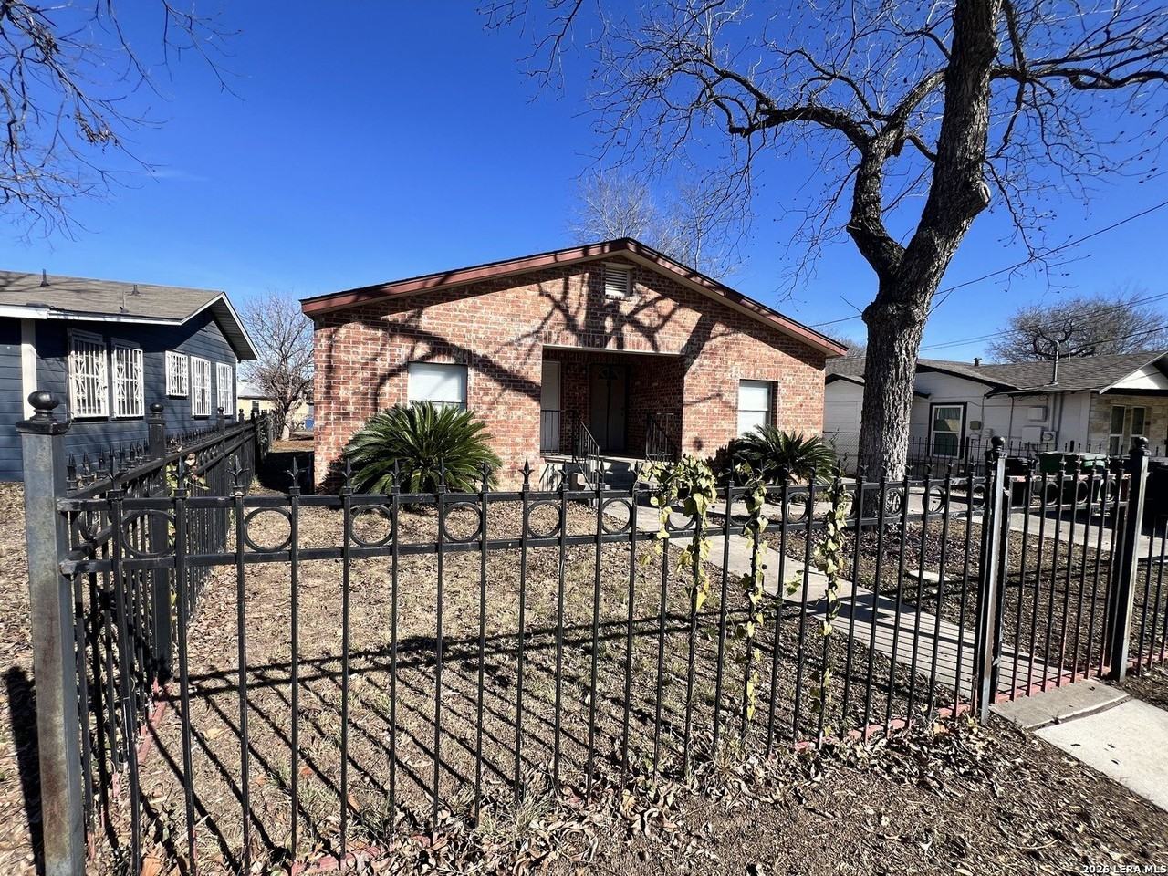 807 E Southcross Blvd #1 - Photo 3 of 8