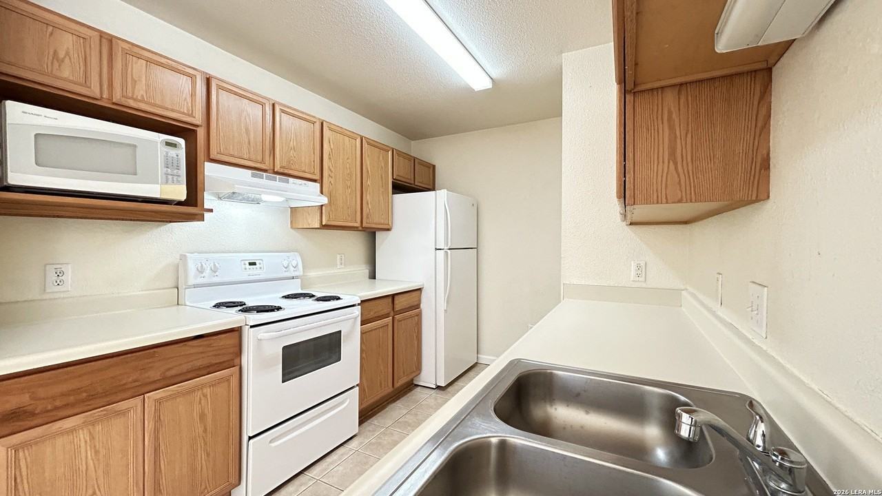 7304 Trail Xing - Photo 6 of 21