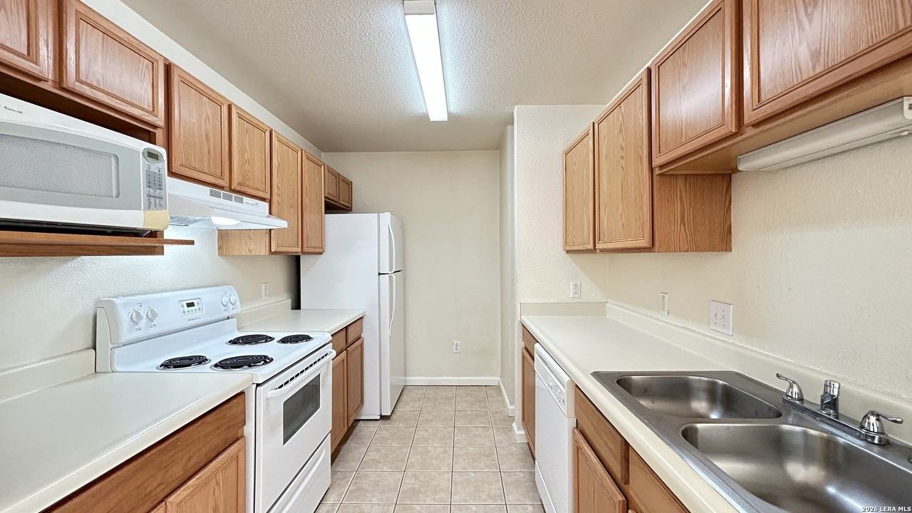 7304 Trail Xing - Photo 7 of 21