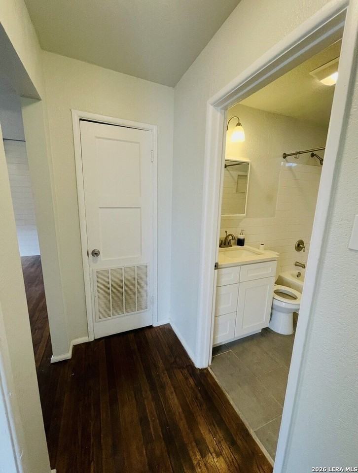 2455 Cincinnati Ave - Photo 3 of 9