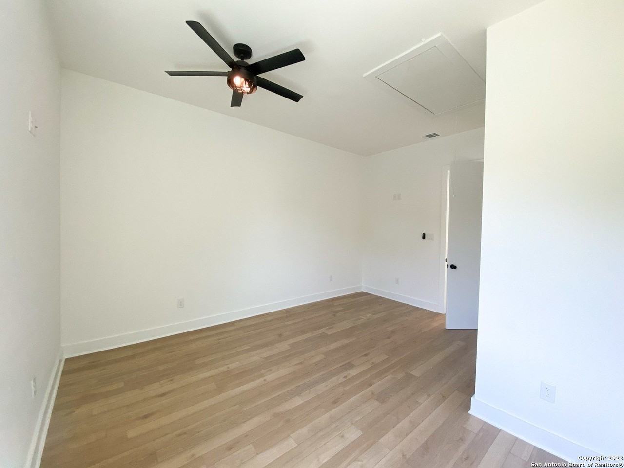 1726 N Olive St - Photo 7 of 31