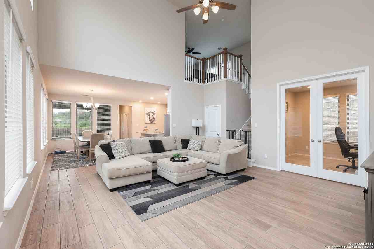 2748 Barkey Spgs - Photo 3 of 16