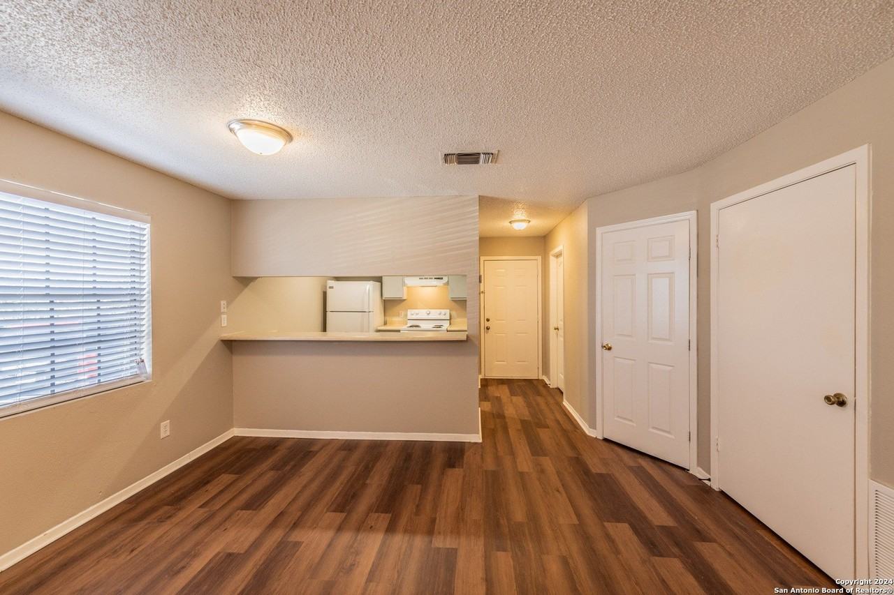 554 Dukeway Apt 1 #1 - Photo 5 of 22