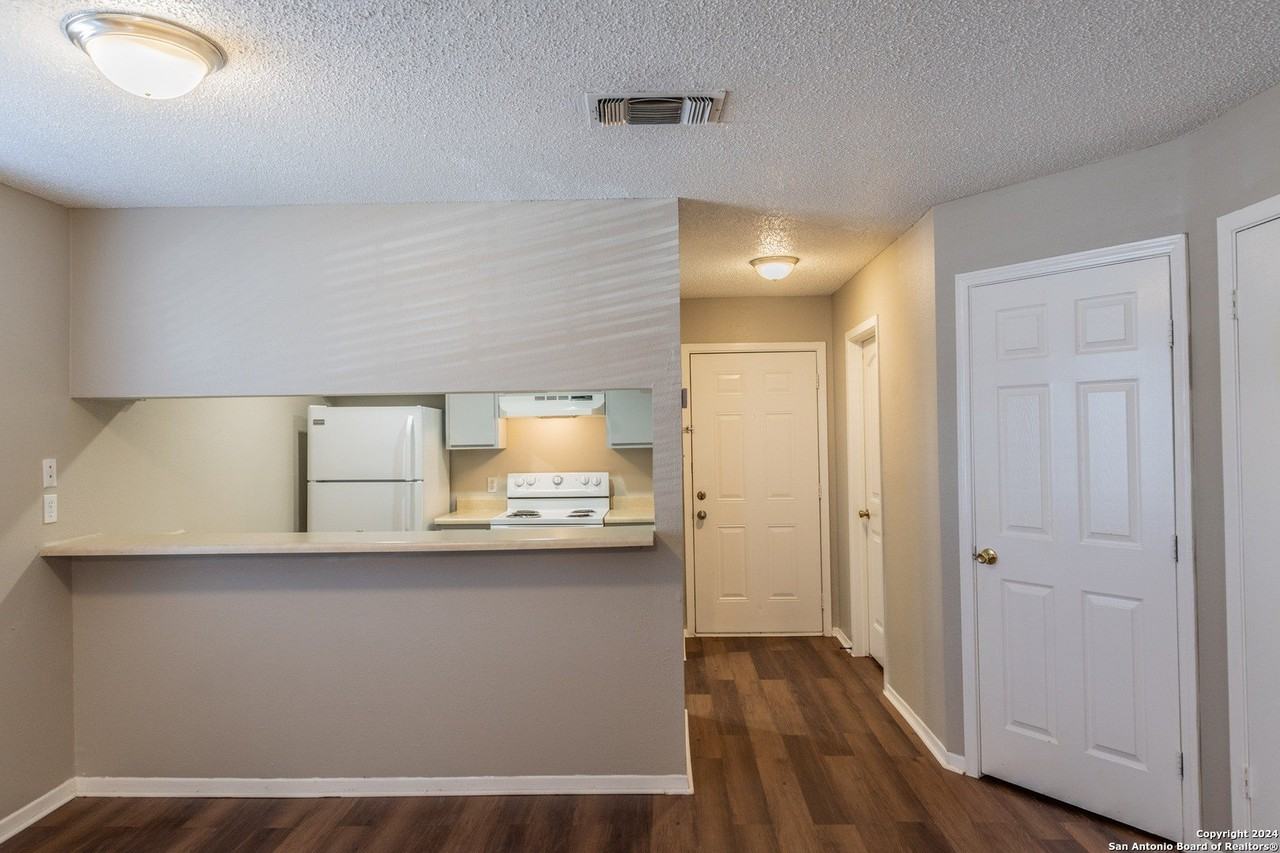 554 Dukeway Apt 1 #1 - Photo 6 of 22