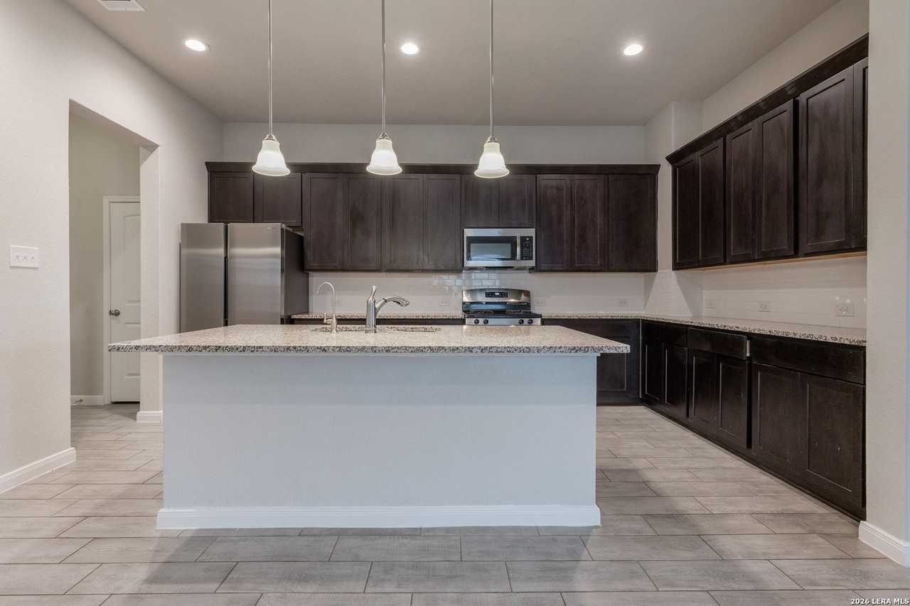 13109 Blue Flame Dr - Photo 5 of 26