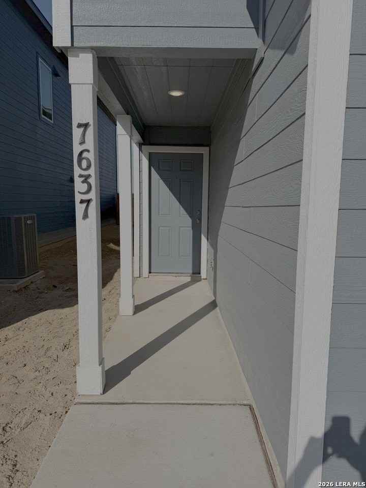 7637 Barcelo Way - Photo 3 of 28