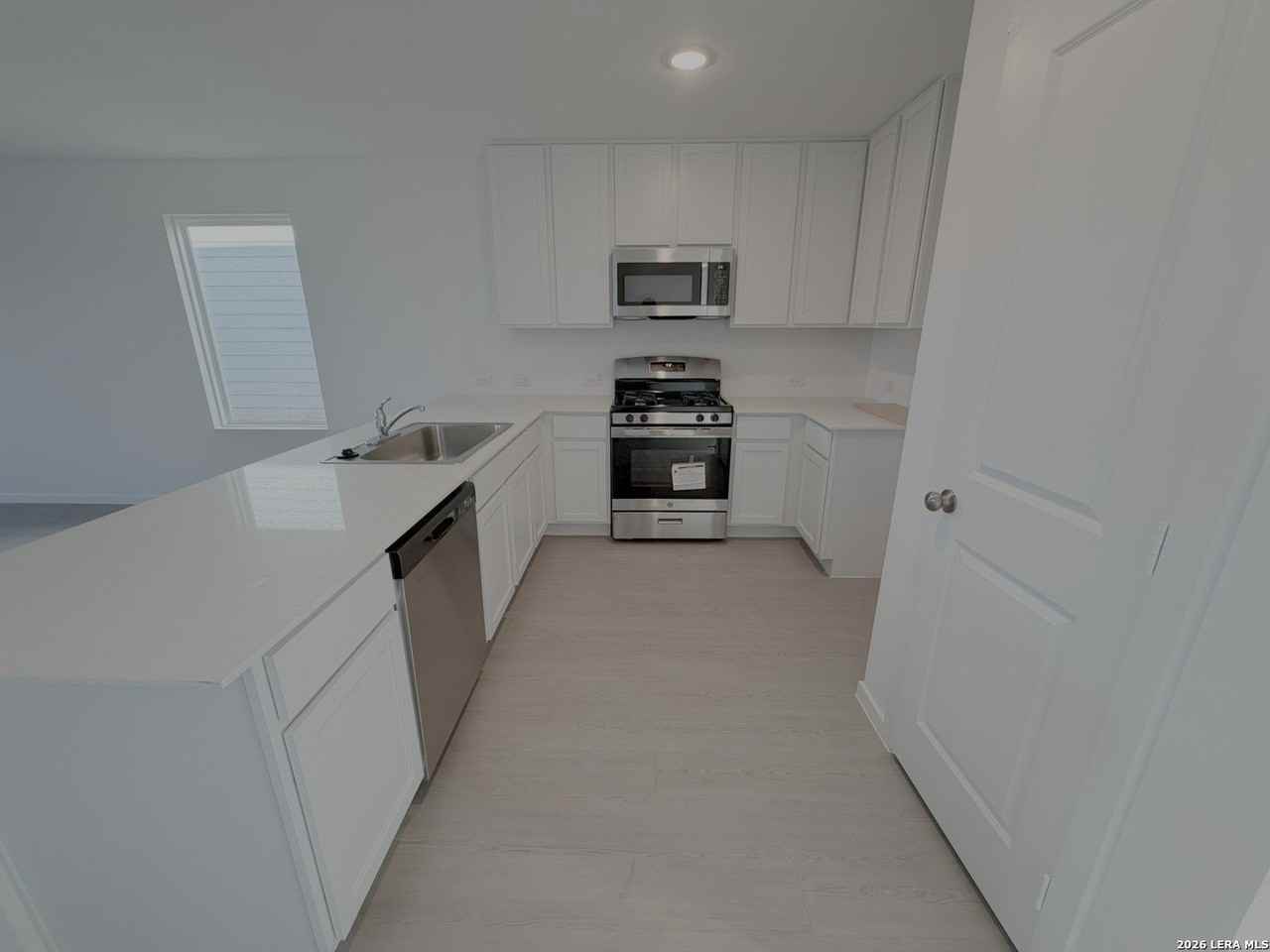 7637 Barcelo Way - Photo 5 of 28