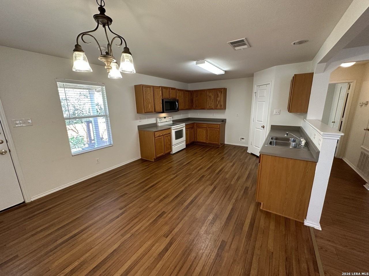 277 Katie Ct - Photo 5 of 13