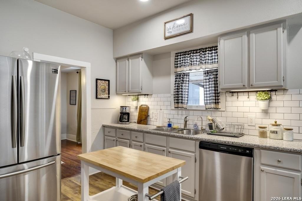 1828 N Hackberry St - Photo 5 of 25