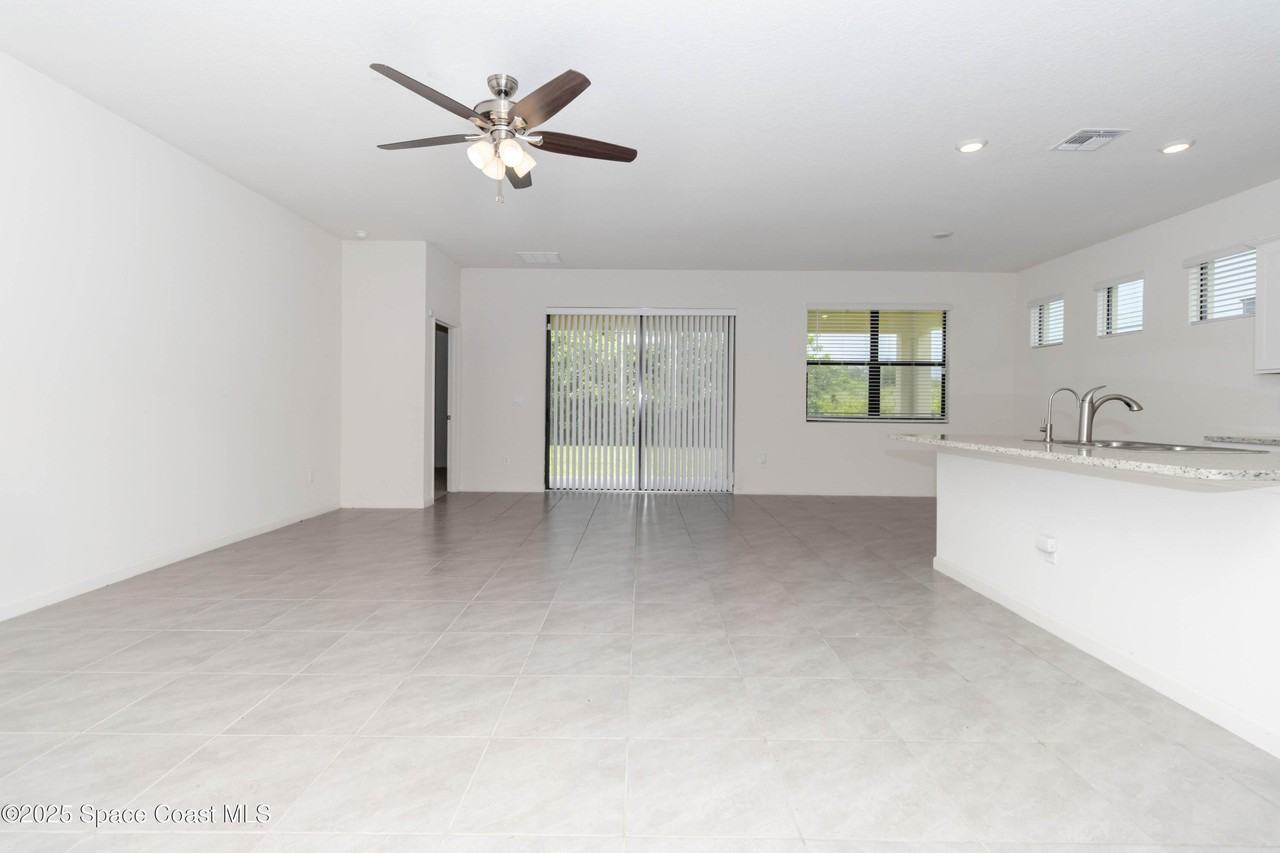 947 Remington Green Dr Se - Photo 7 of 41