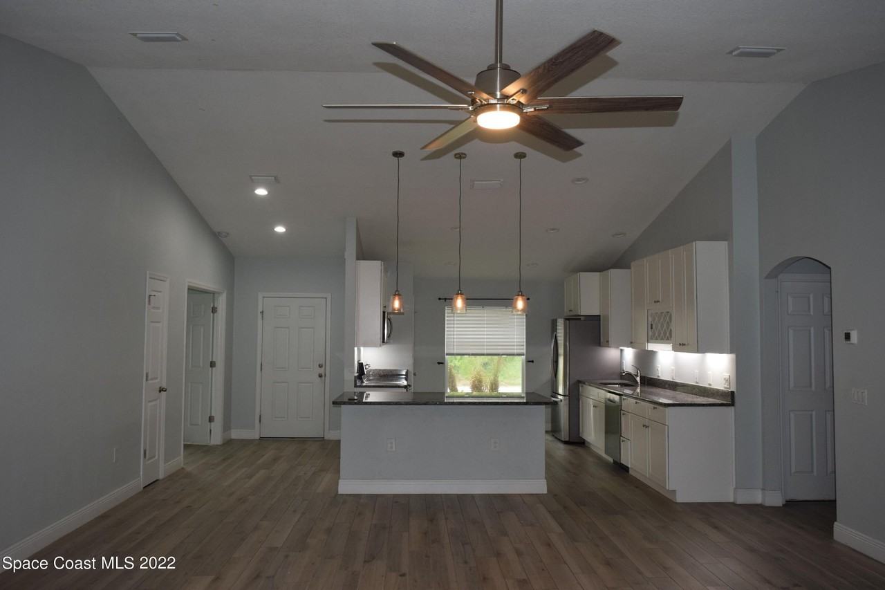 1328 Hazel St Nw - Photo 3 of 28