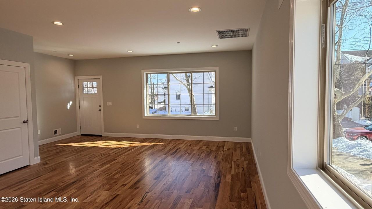 9 David St - Photo 3 of 13