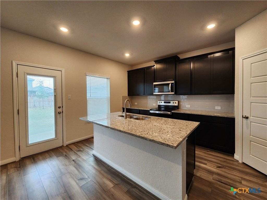 1225 Ella Xing - Photo 5 of 33