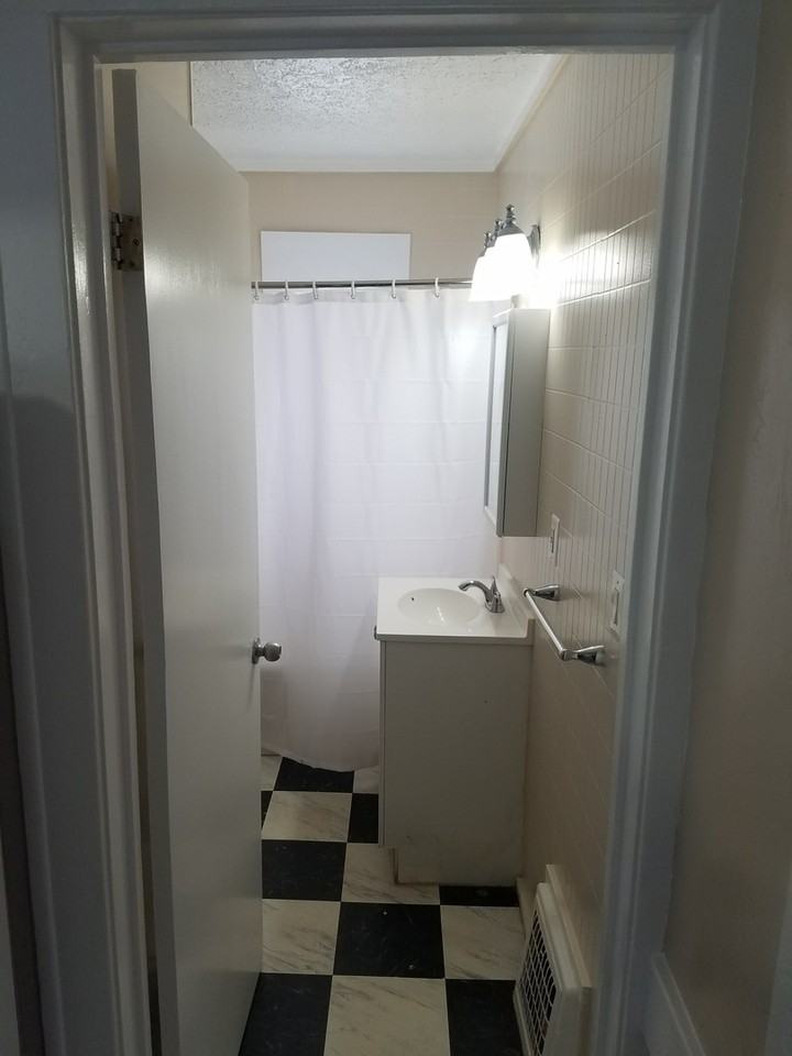 460 Nebraska Ave - Photo 3 of 7