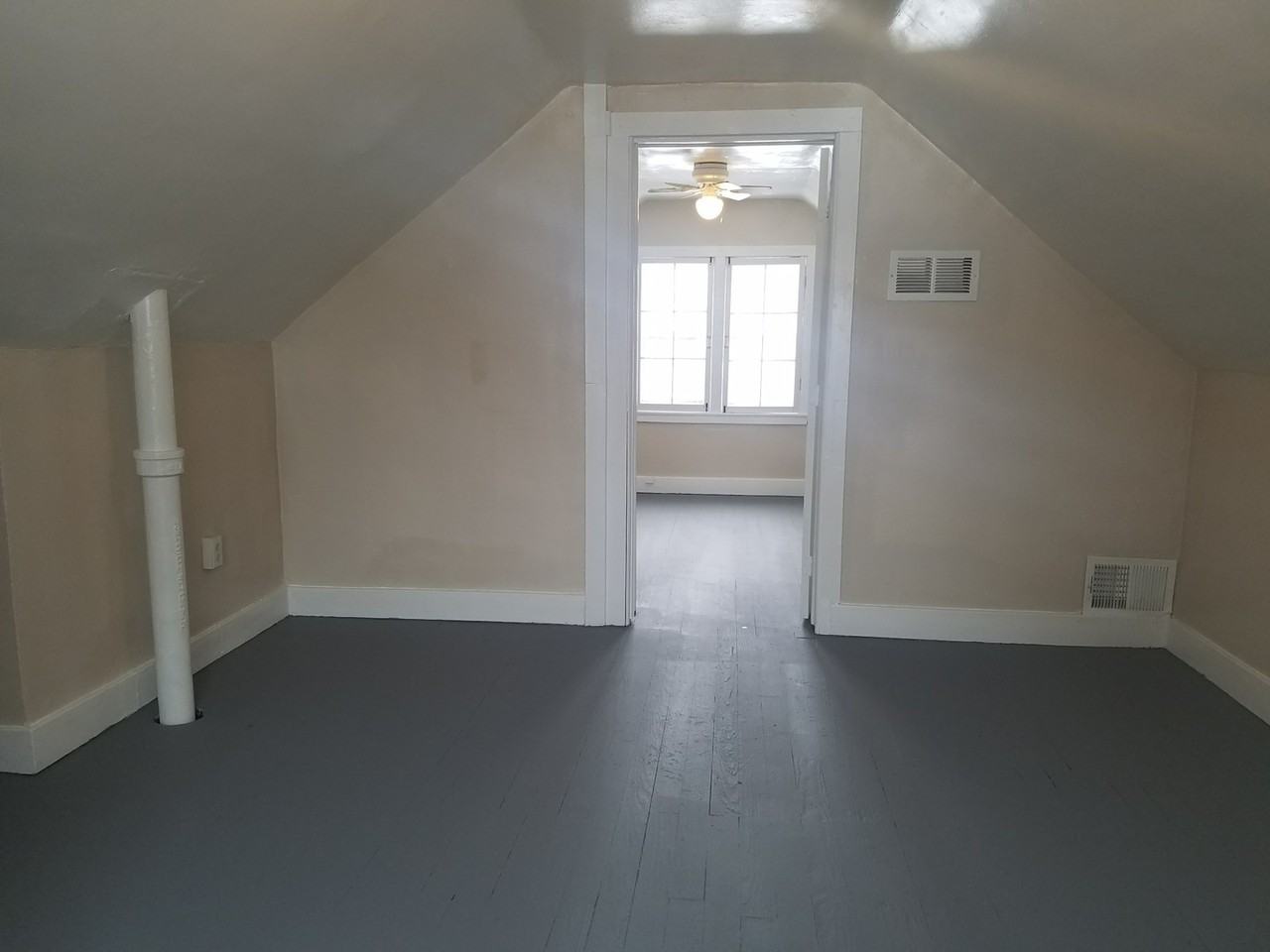 460 Nebraska Ave - Photo 5 of 7