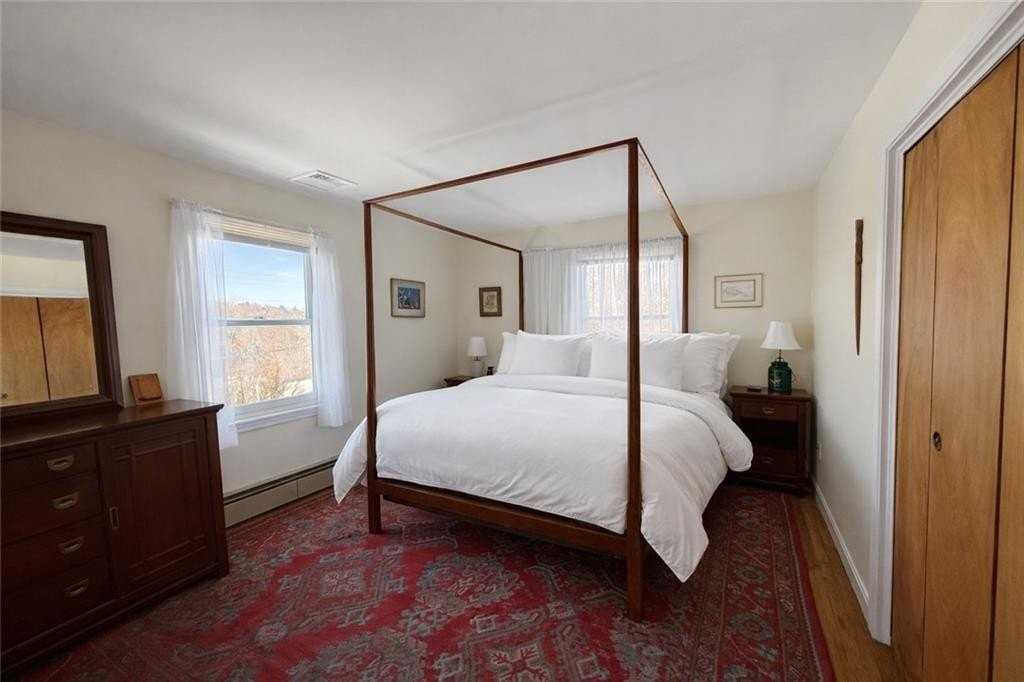 400 3rd Beach Rd - Photo 7 of 11