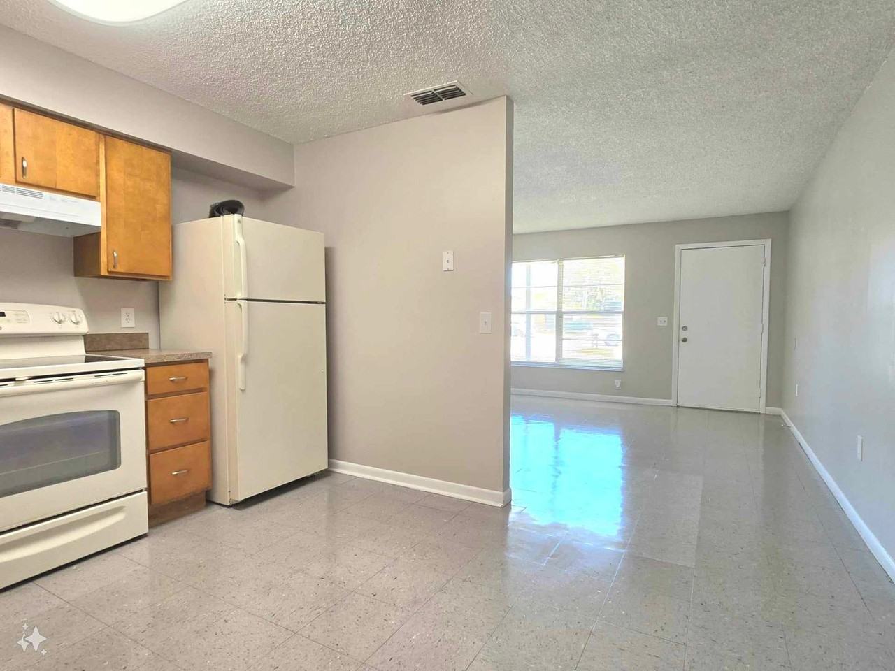 603 E Garden St - Photo 3 of 11