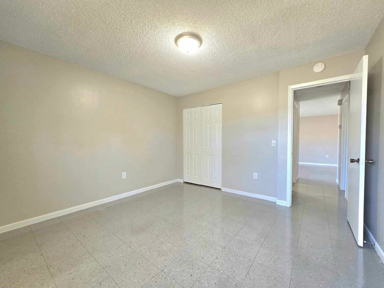 603 E Garden St - Photo 5 of 11