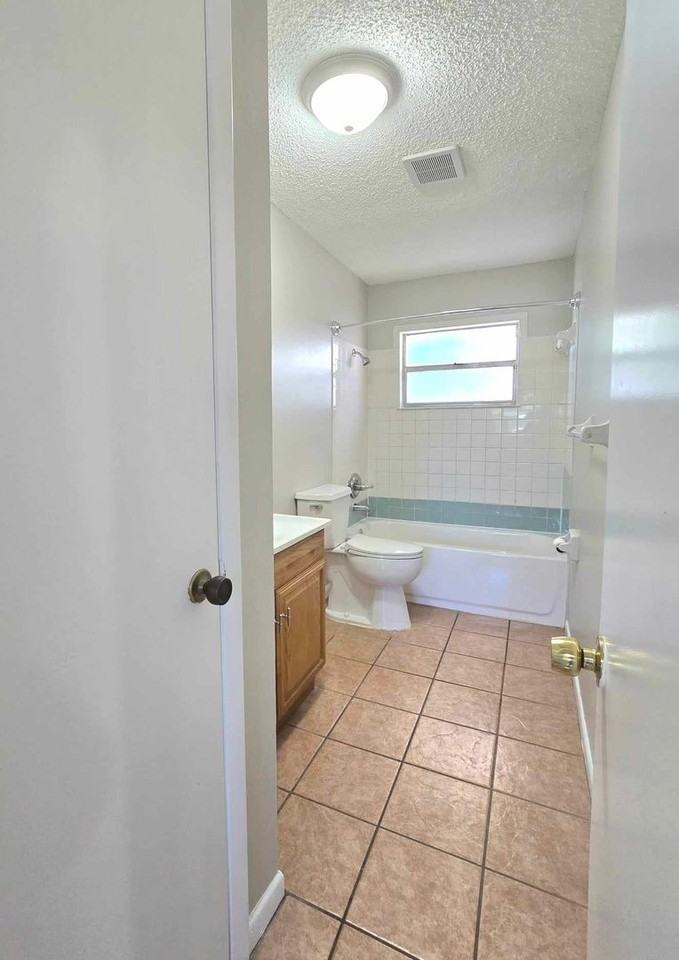 603 E Garden St - Photo 6 of 11