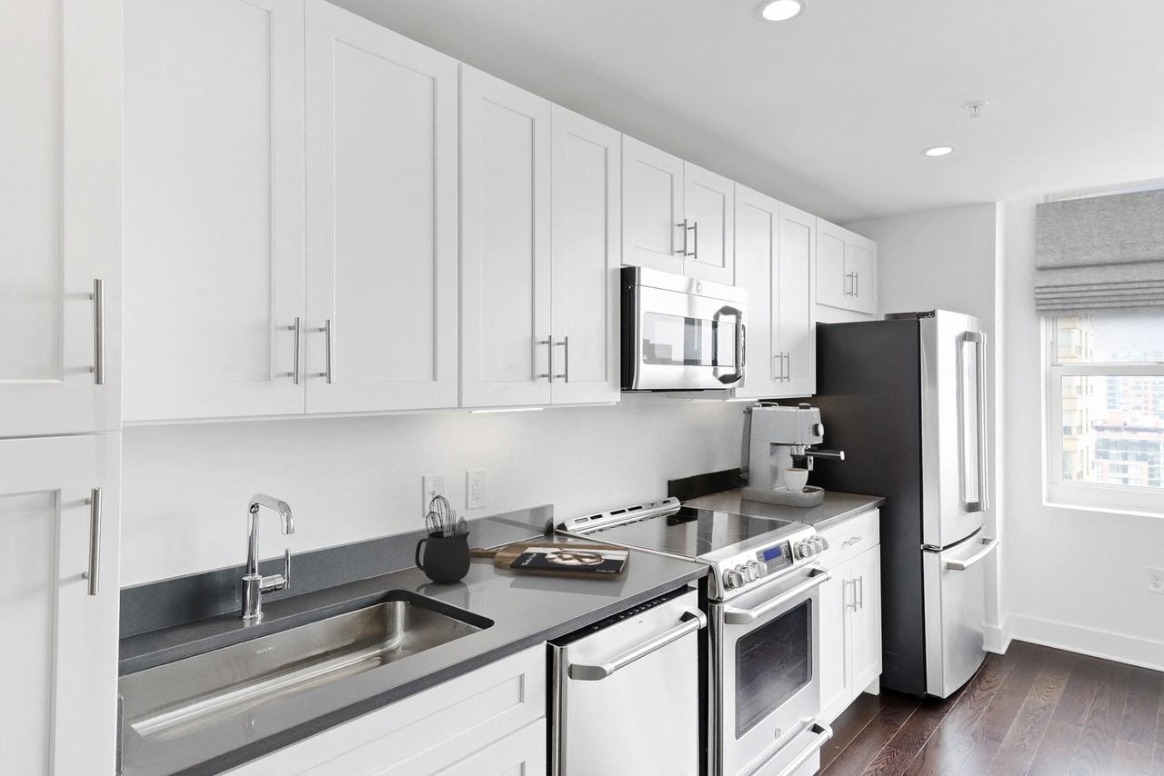 65 Bay Street Apartments - Photo 4 of 45