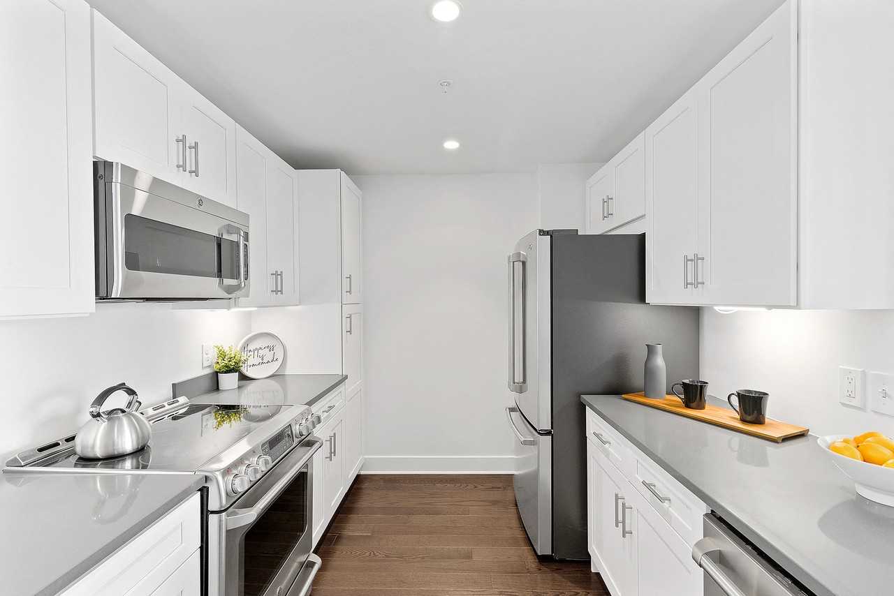65 Bay Street Apartments - Photo 3 of 45
