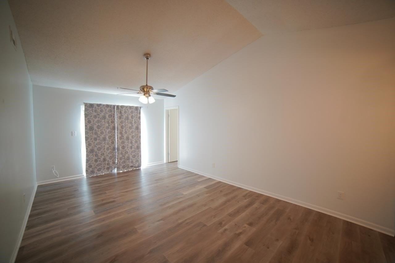 8609 Kingston Ct - Photo 4 of 35