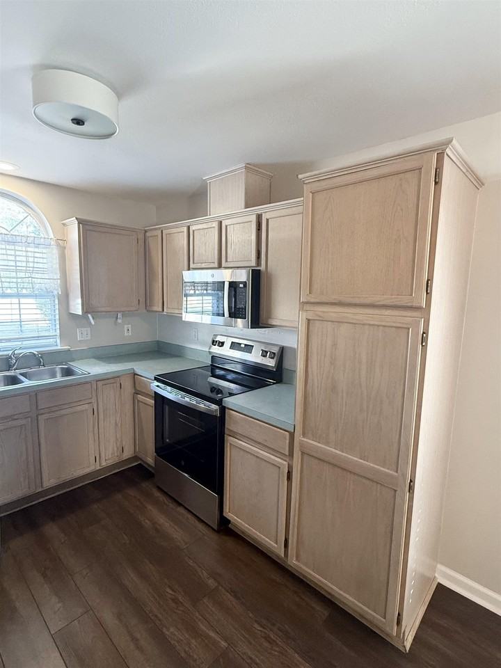 5364 Appledore Ln - Photo 4 of 17