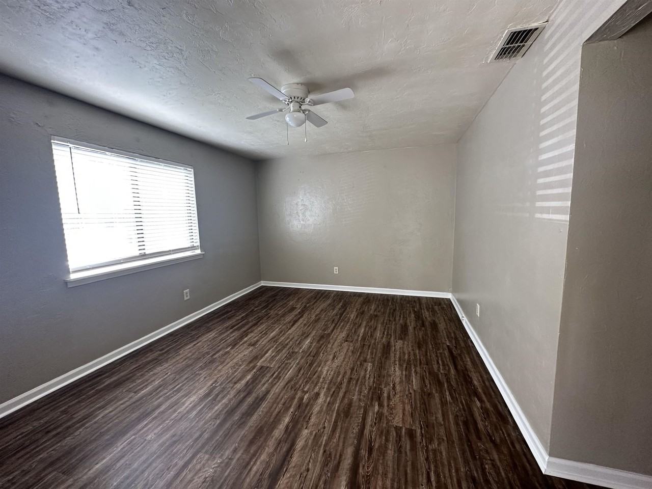 1414 Willow Bend Way Apt A #A - Photo 2 of 8