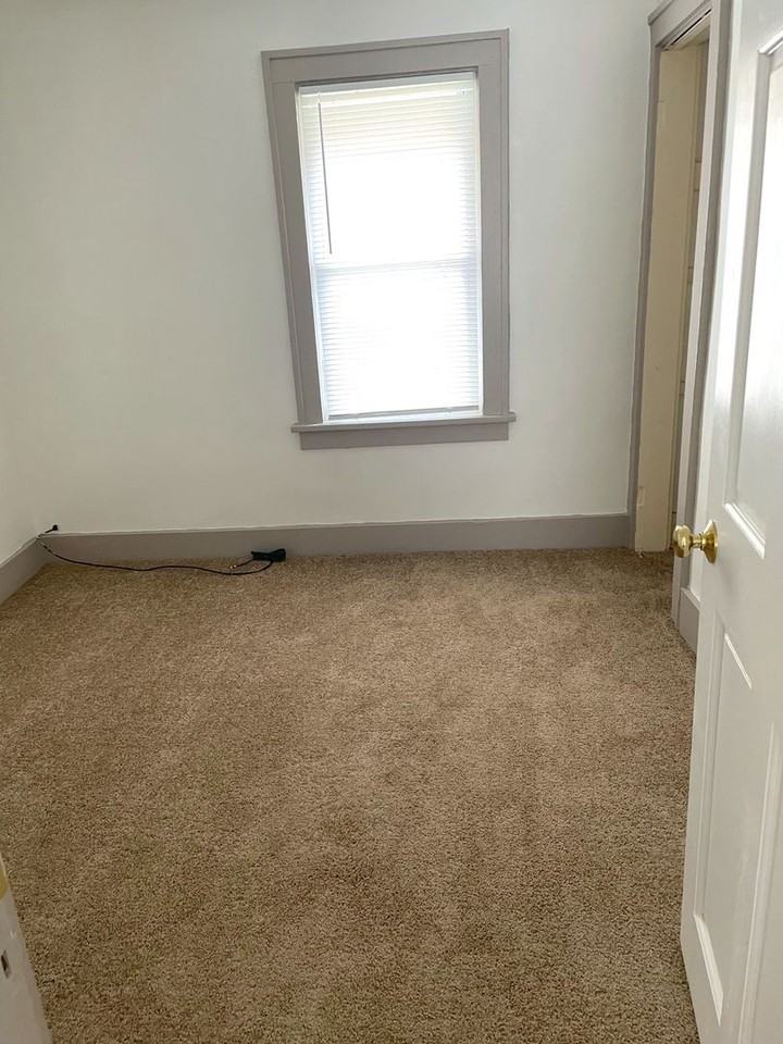 458 Dupont Ave - Photo 7 of 16