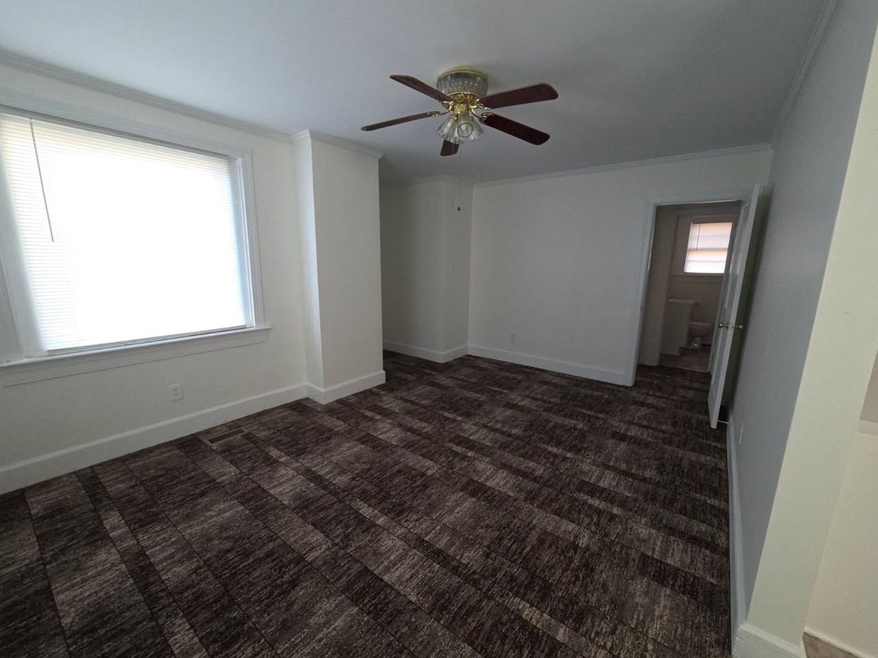 1809 Palm St - Photo 4 of 11