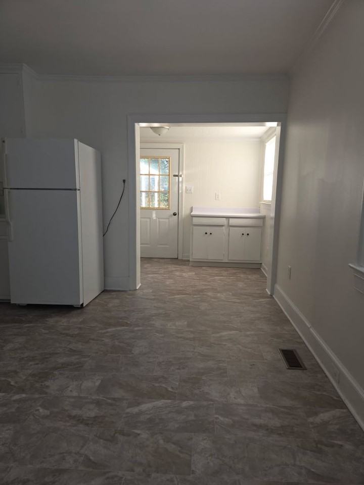 1809 Palm St - Photo 5 of 11