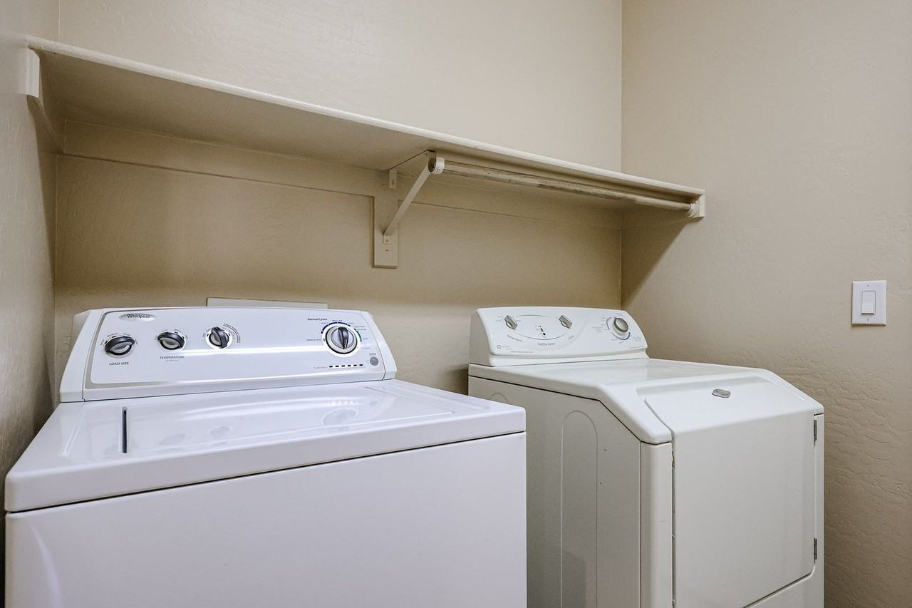 4871 S Cobblestone St - Photo 5 of 41