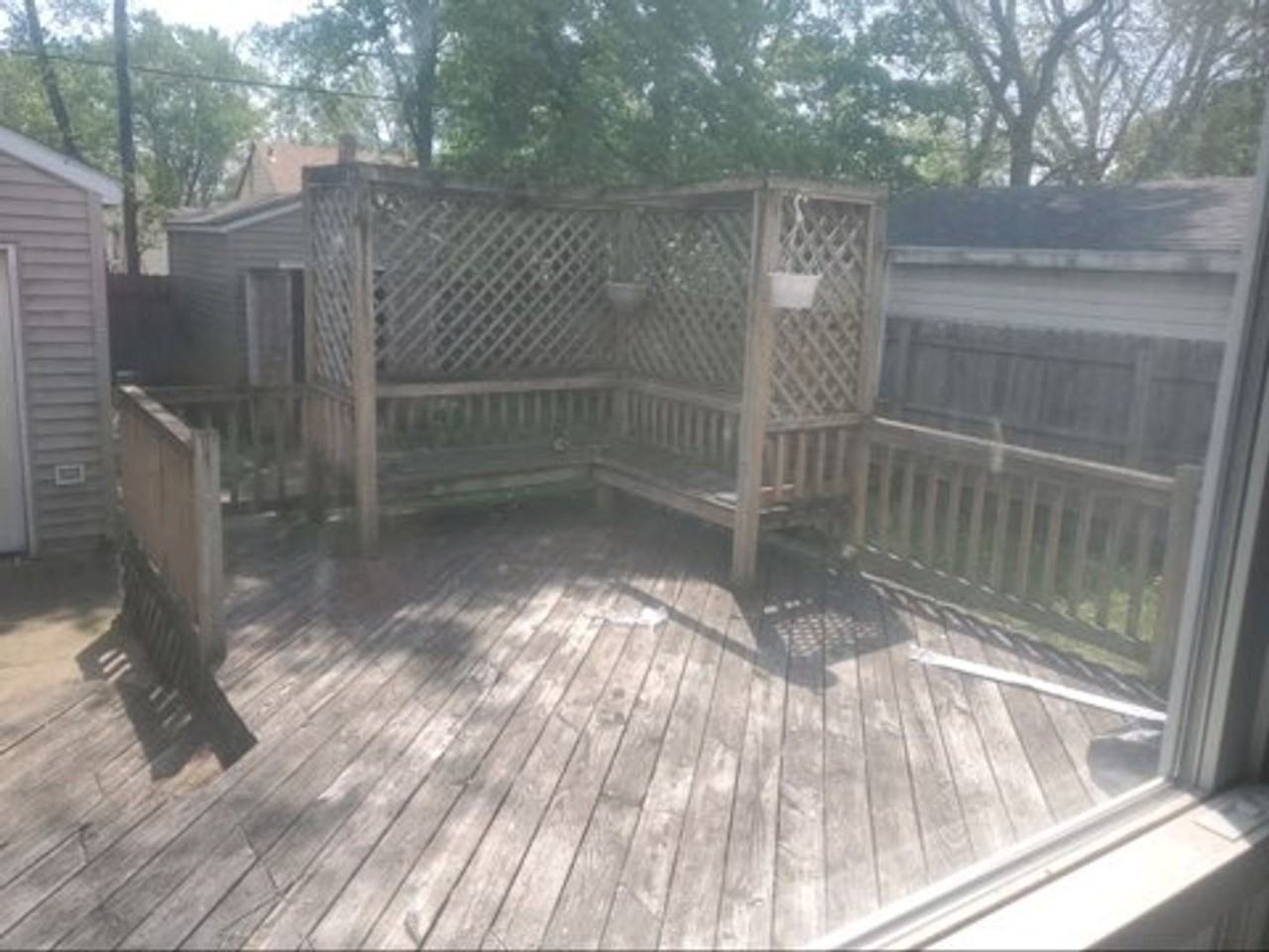 327 Pennsylvania Ave - Photo 3 of 14