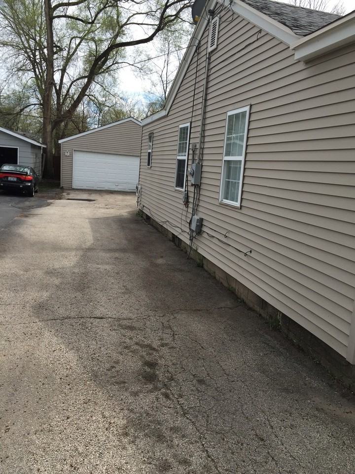 327 Pennsylvania Ave - Photo 6 of 14