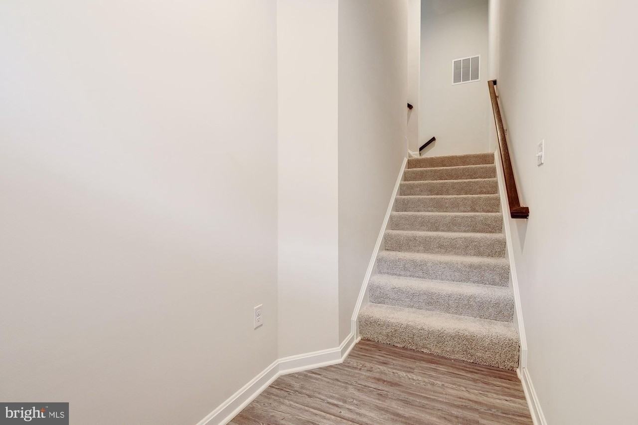 3108 Laurel Hill Rd - Photo 4 of 32