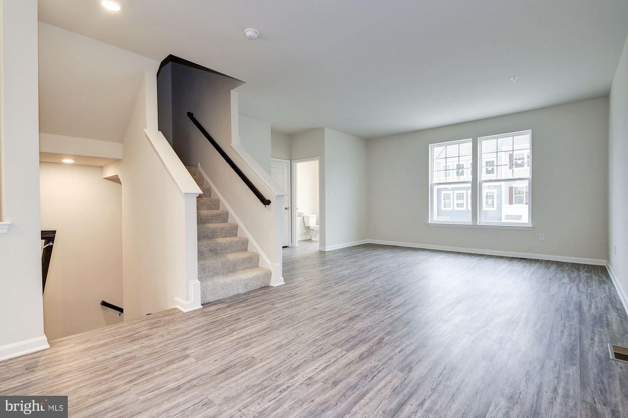 3108 Laurel Hill Rd - Photo 6 of 32