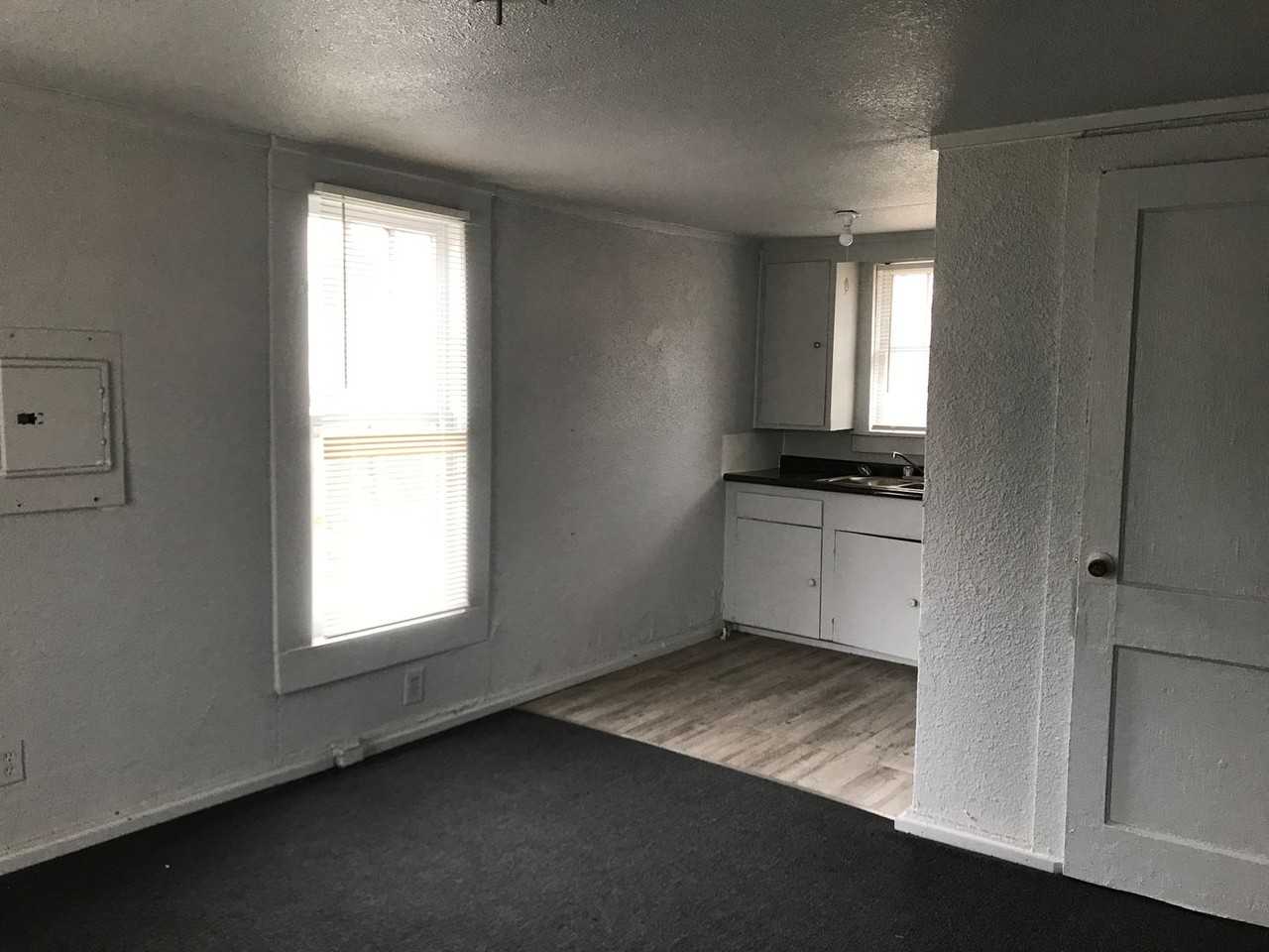 5204 Francis St - Photo 2 of 6