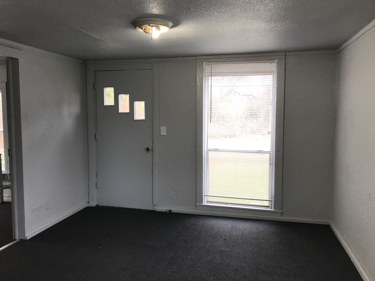 5204 Francis St - Photo 4 of 6